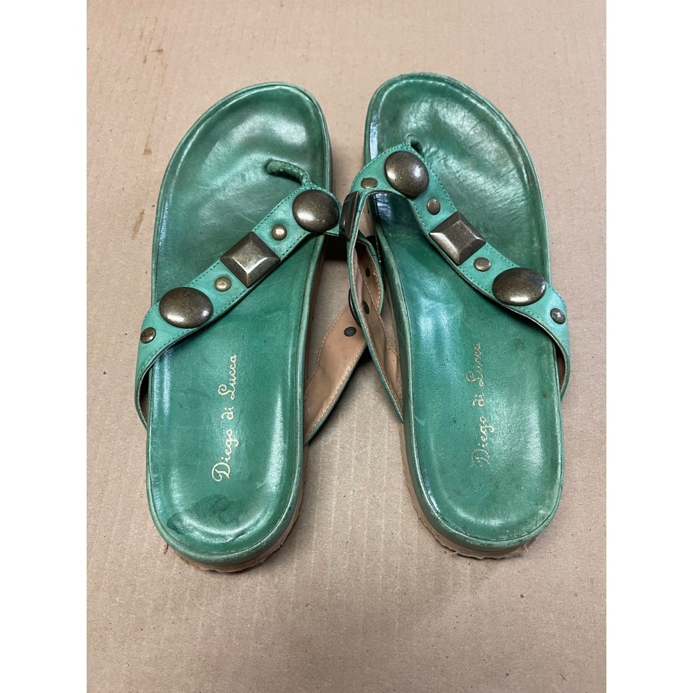 Diego di Lucca Womens Sz 8 Emerald Amora Studded Medallion Leather Thong Sandals - Picture 4 of 10